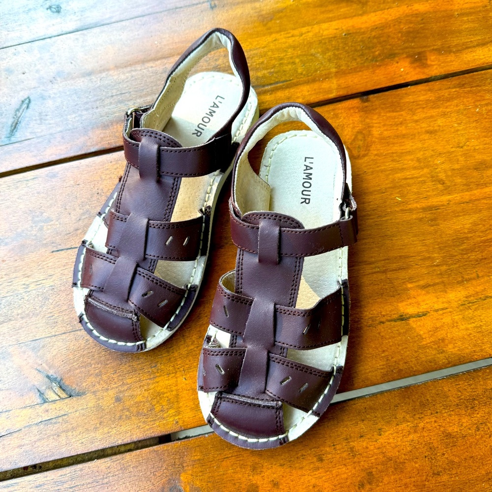 L’Amour fisherman sandal in chocolate brown. Youth size 13. Fantastic condition!